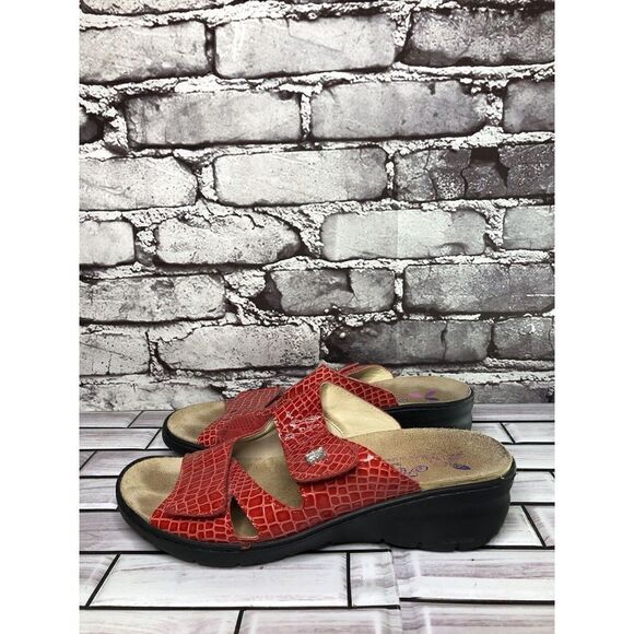 Helle Comfort Red Leather Croc Print Strap Wedge Sandals Women’s Sz 38EU/7.5M US - Picture 3 of 16